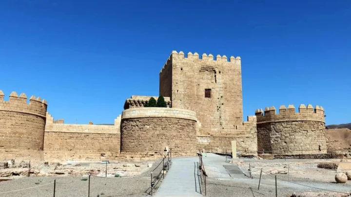 Protección contra incendios en monumentos históricos: El plan de seguridad de la Alcazaba de Almería