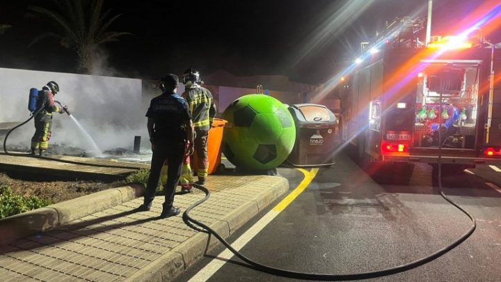 Bomberos en Tinajo: Rápida intervención