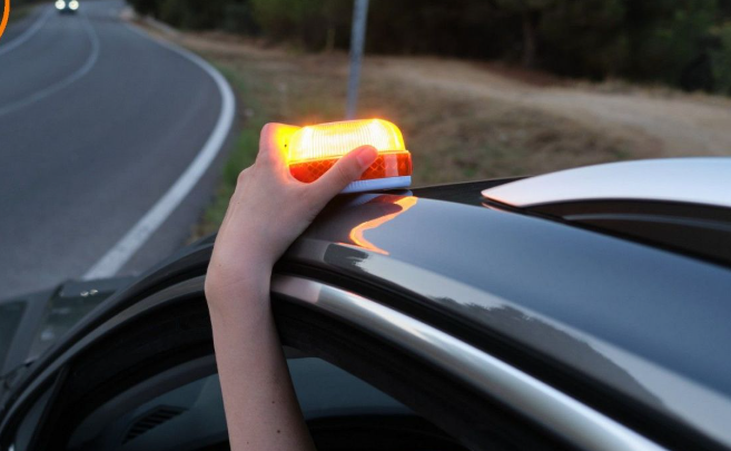 Balizas V16 obligatorias en 2026: todo sobre su homologación y la seguridad de sus baterías