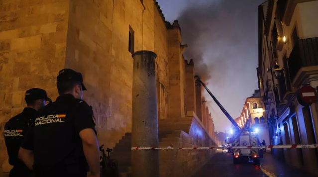 Incendio en la Mezquita-Catedral: todo lo que se sabe sobre su origen