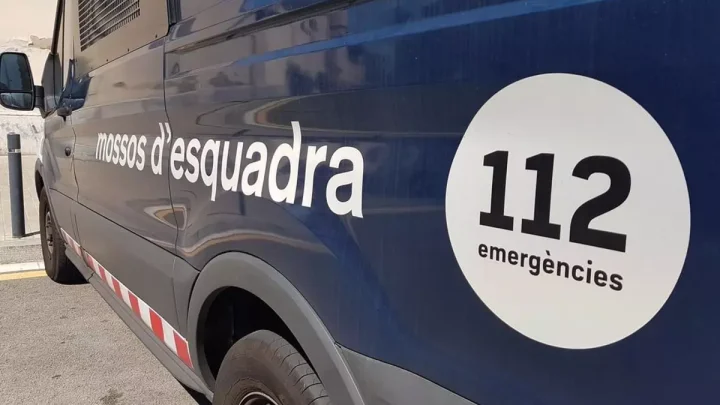 Tres heridos graves y uno leve tras un incendio en un edificio de Sant Adrià del Besòs