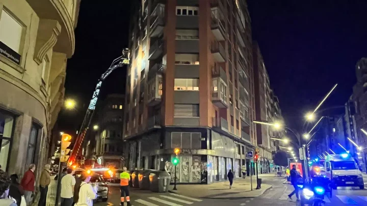 Incendio en la Avenida Constitución: una noche de alarma que pudo terminar en tragedia