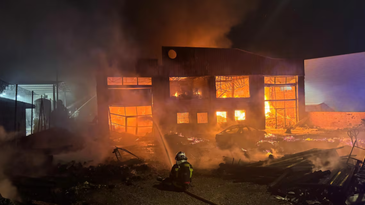 Impactante incendio en Griñón: una nave industrial destruida por completo en cuestión de minutos