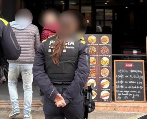 El Ayuntamiento de Badalona clausura un bar restaurante ilegal en el barrio de La Salut