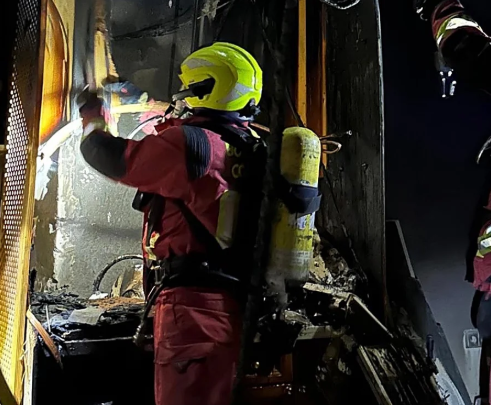 Incendio en restaurante de Córdoba: los bomberos actúan rápido